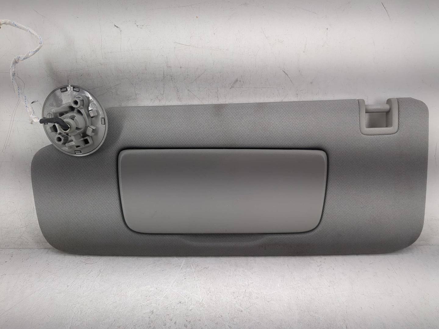 2020-2022 Chevrolet Equinox Sun Visor Shade Replacement Driver Left Mirror Fits Fits 2020 2021 2022 OEM Used Auto Parts - Oe