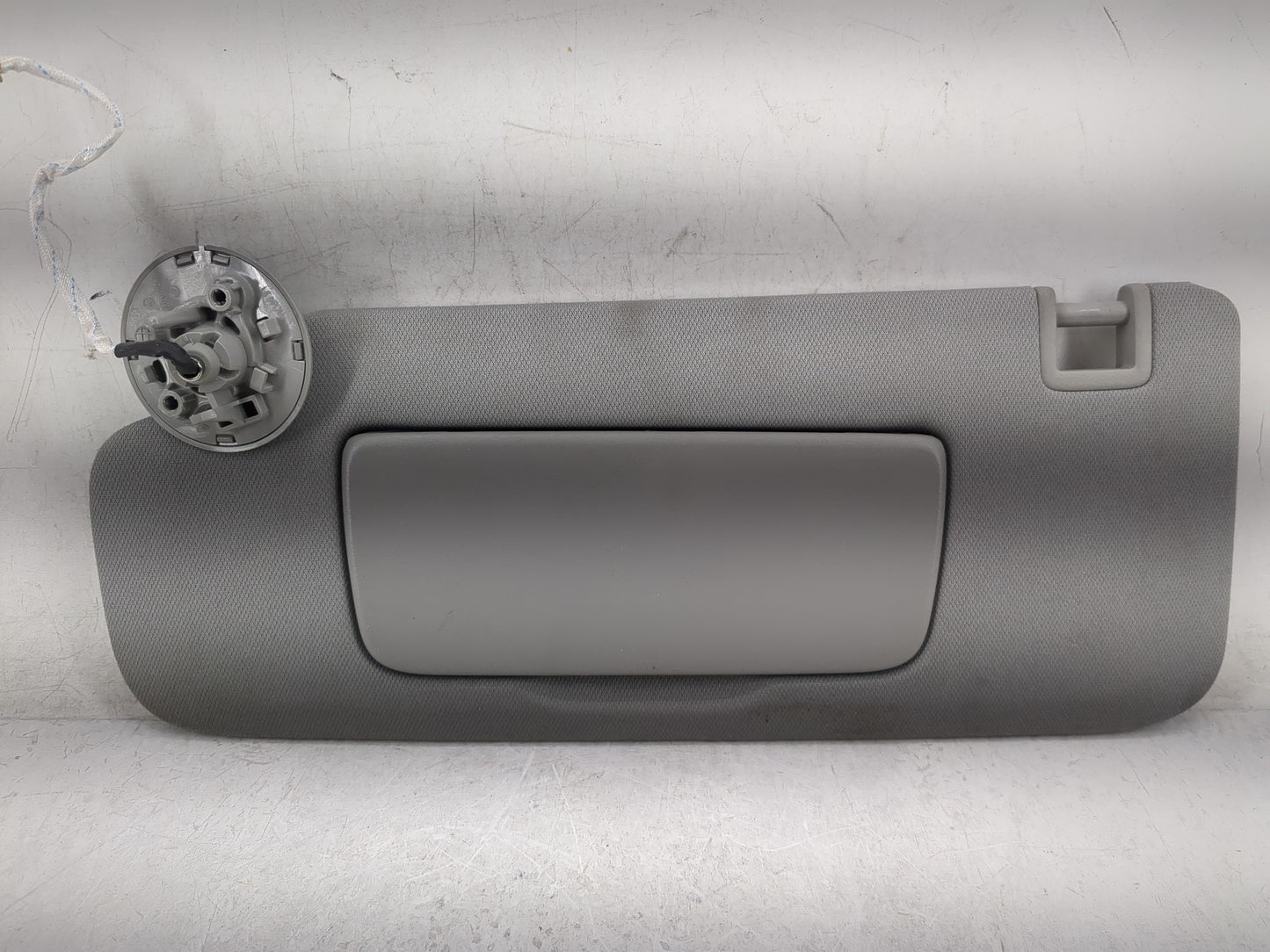 2020-2022 Chevrolet Equinox Sun Visor Shade Replacement Driver Left Mirror Fits Fits 2020 2021 2022 OEM Used Auto Parts - Oe