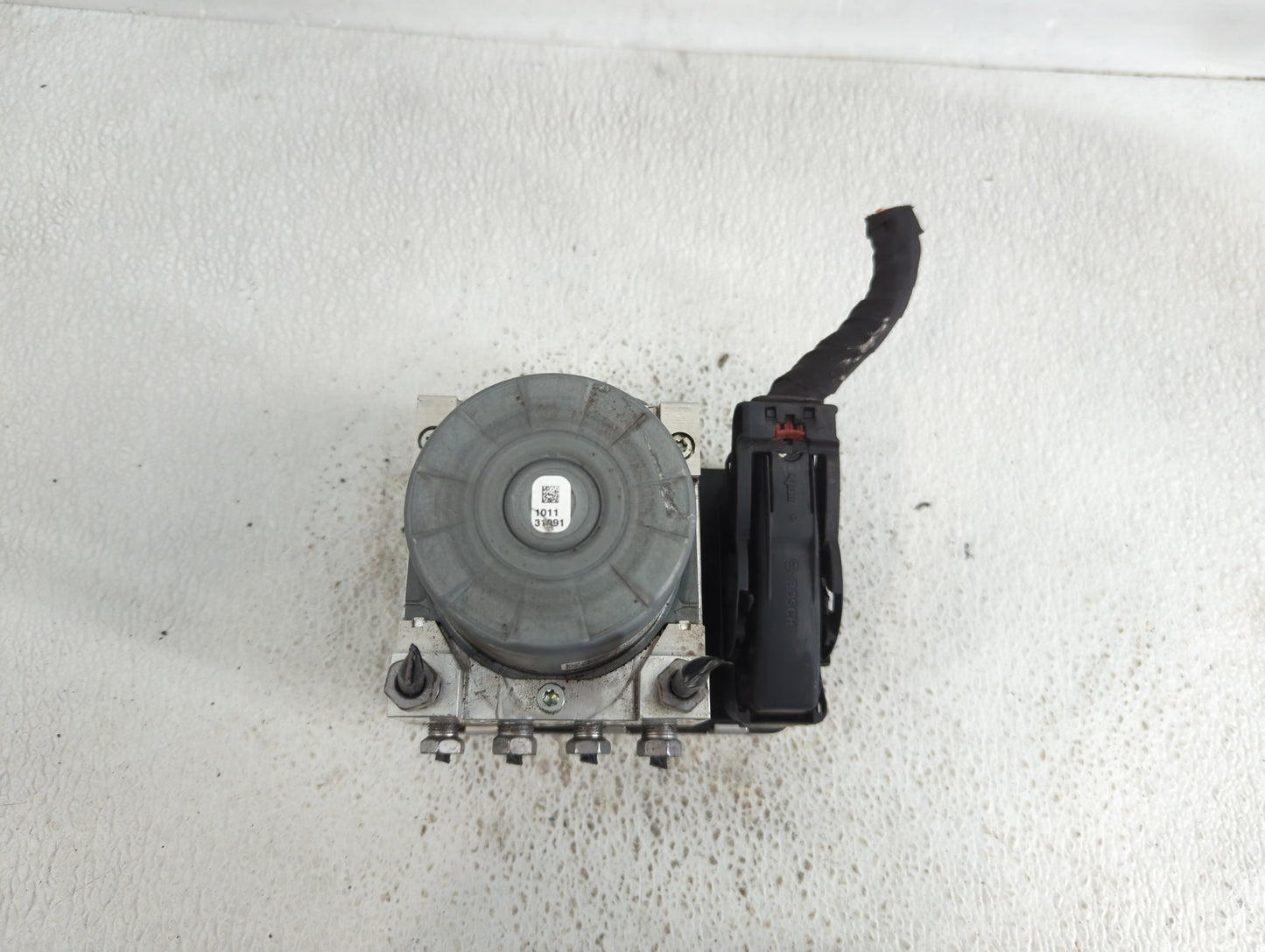 2020 Chevrolet Equinox ABS Pump Control Module Replacement P/N:84825144 Fits Fits 2021 OEM Used Auto Parts - Oemusedautopart