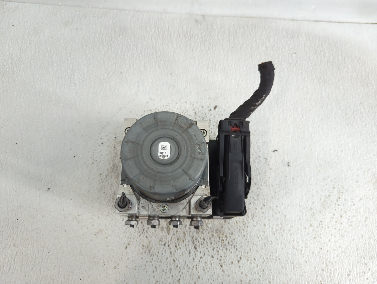 2020 Chevrolet Equinox Anti-Lock Brake ABS Pump Module Actuator OEM P/N:806052304 84825144 Fits Fits 2021 OEM Used Auto Part