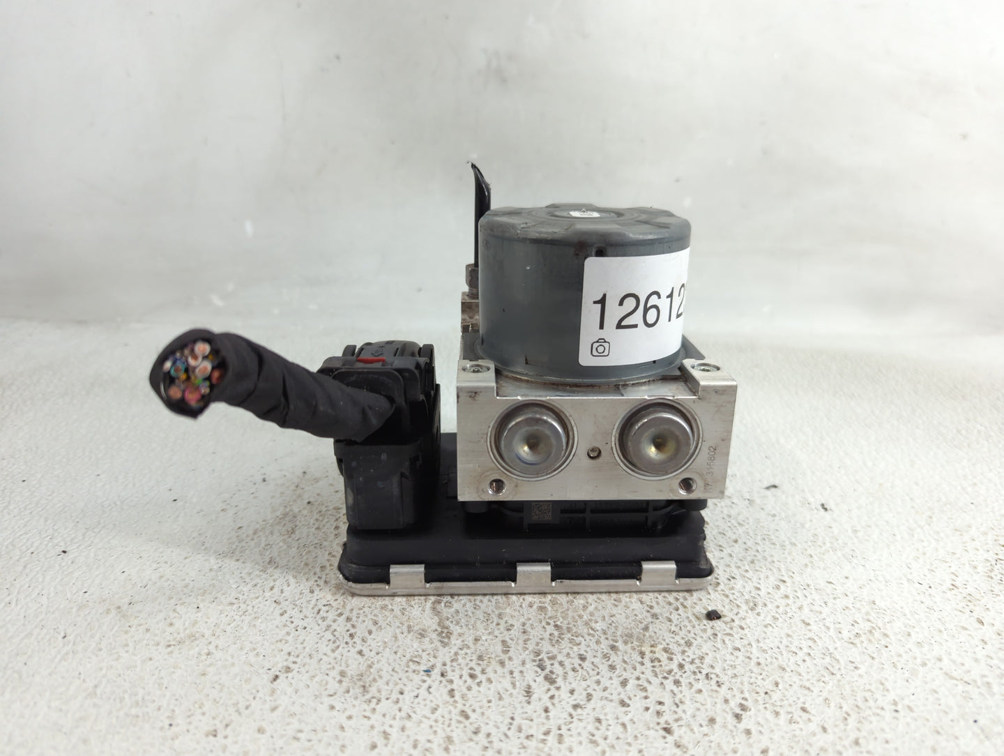 2020 Chevrolet Equinox ABS Pump Control Module Replacement P/N:84825144 Fits Fits 2021 OEM Used Auto Parts - Oemusedautopart