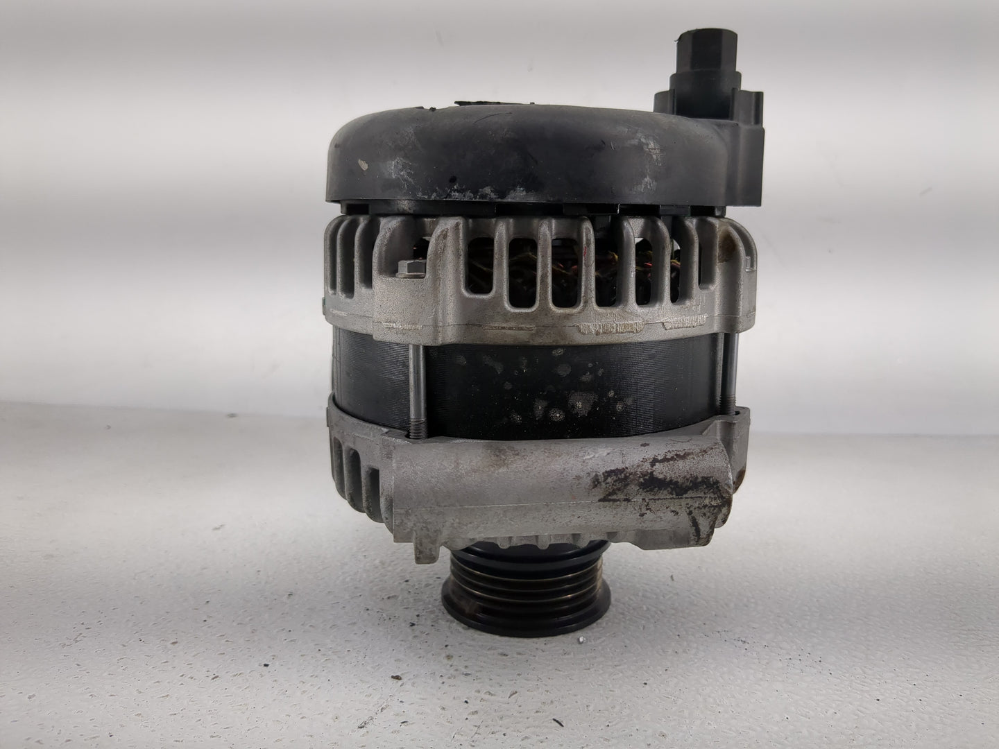 2018-2020 Chevrolet Equinox Alternator Replacement Generator Charging Assembly Engine OEM P/N:13522660 0 126 312 166 Fits OE