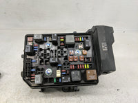 2018-2022 Chevrolet Equinox Fusebox Fuse Box Panel Relay Module P/N:84300718 07120222817 Fits Fits 2018 2019 2020 2021 2022 