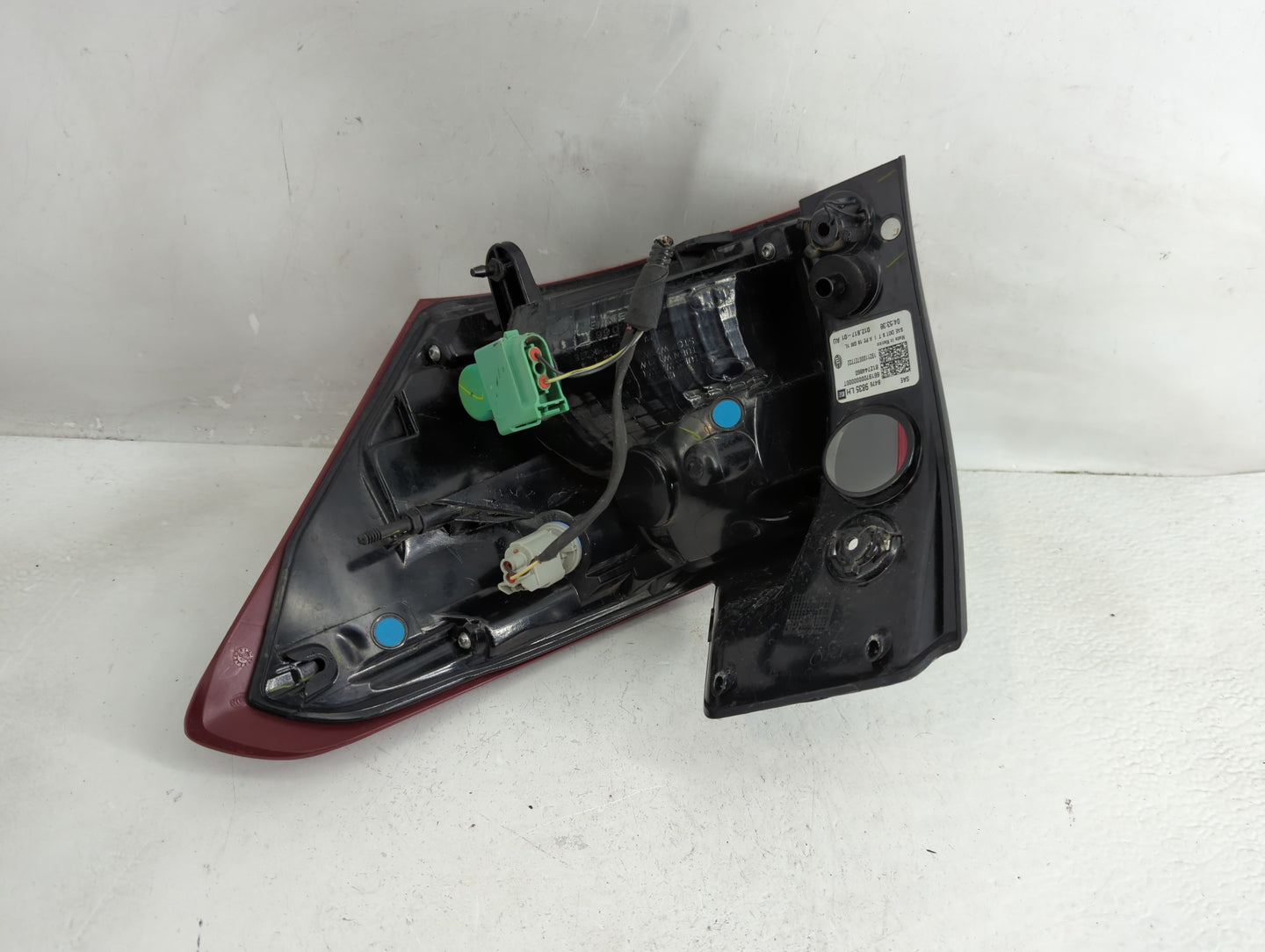 2020-2021 Chevrolet Equinox Tail Light Assembly Driver Left OEM P/N:84769835 LH 84769835 Fits Fits 2020 2021 OEM Used Auto P