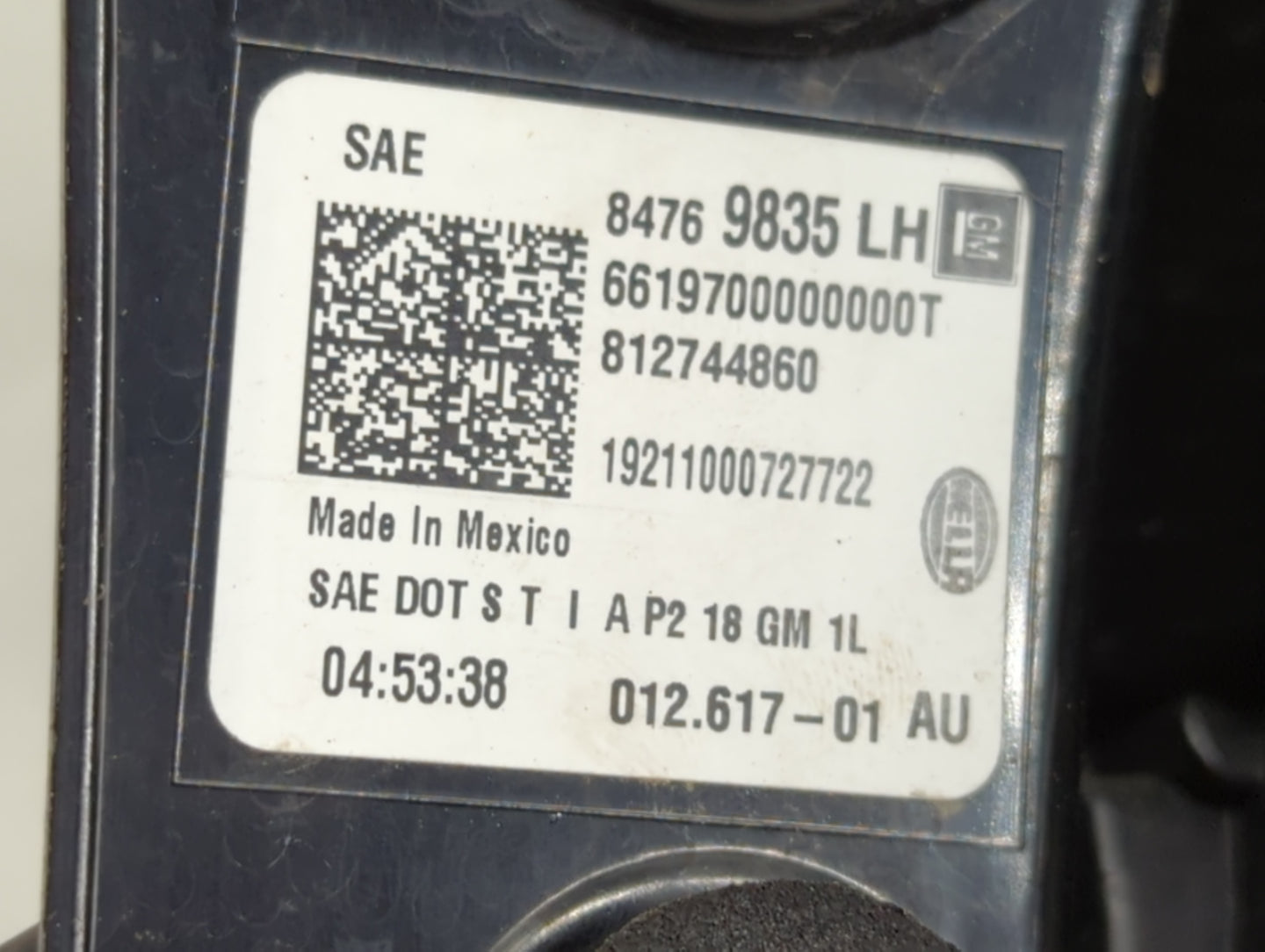 2020-2021 Chevrolet Equinox Tail Light Assembly Driver Left OEM P/N:84769835 LH 84769835 Fits Fits 2020 2021 OEM Used Auto P