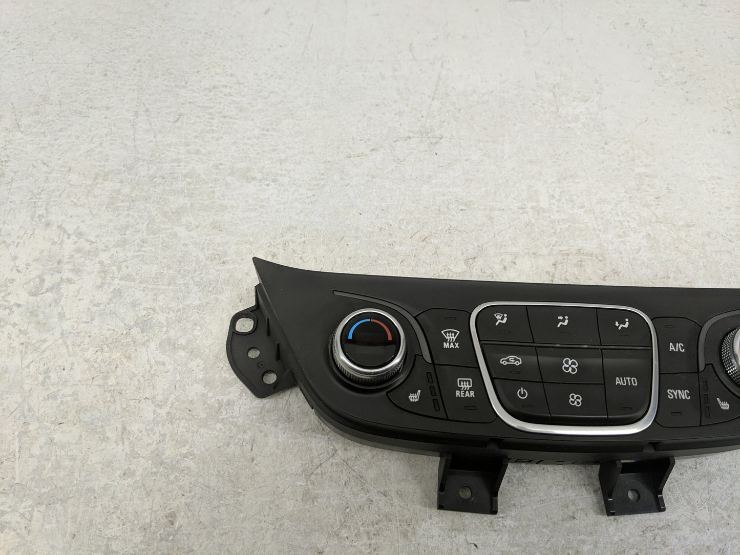 2020 Chevrolet Equinox Climate Control Module Temperature AC/Heater Replacement P/N:000235226 84612975 Fits OEM Used Auto Pa