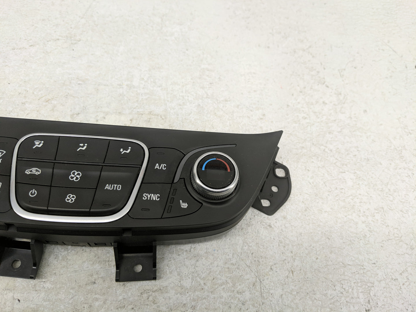 2020 Chevrolet Equinox Climate Control Module Temperature AC/Heater Replacement P/N:000235226 84612975 Fits OEM Used Auto Pa