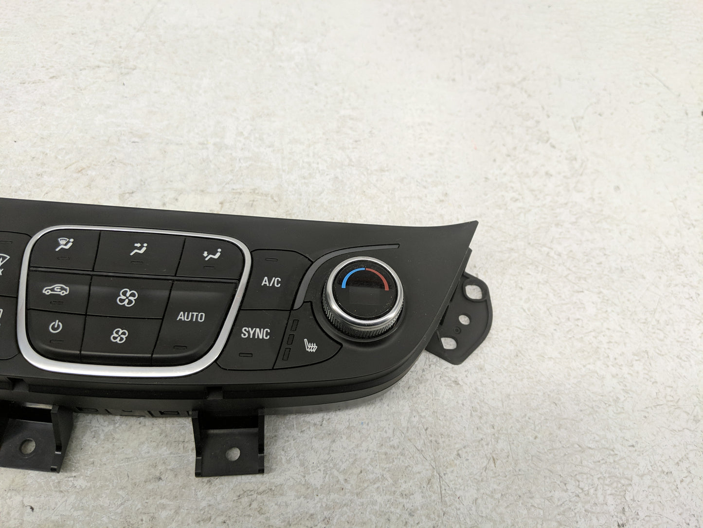 2020 Chevrolet Equinox Climate Control Module Temperature AC/Heater Replacement P/N:000235226 84612975 Fits OEM Used Auto Pa