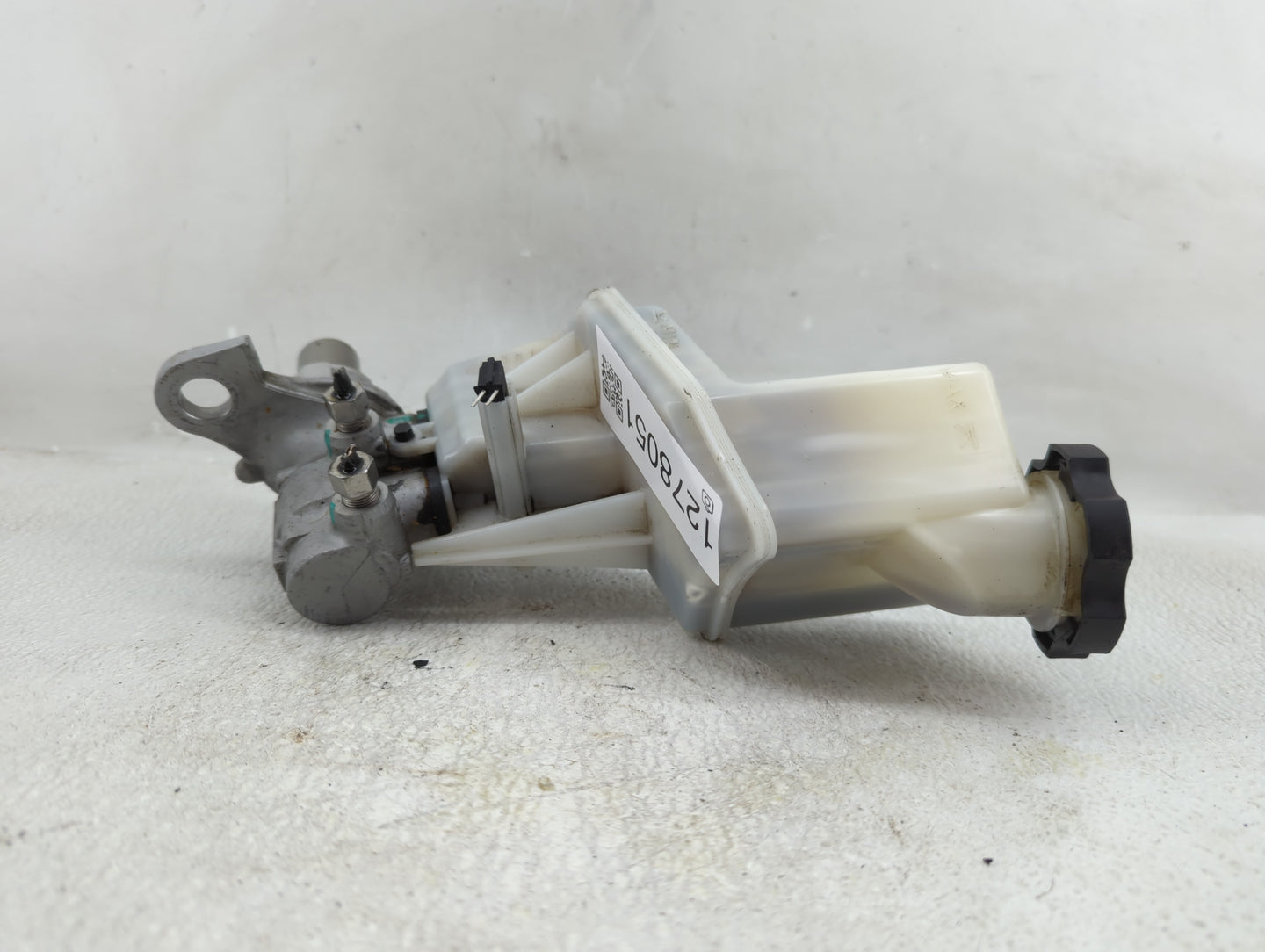 2018-2022 Chevrolet Equinox Brake Master Cylinder - Oemusedautoparts1.com