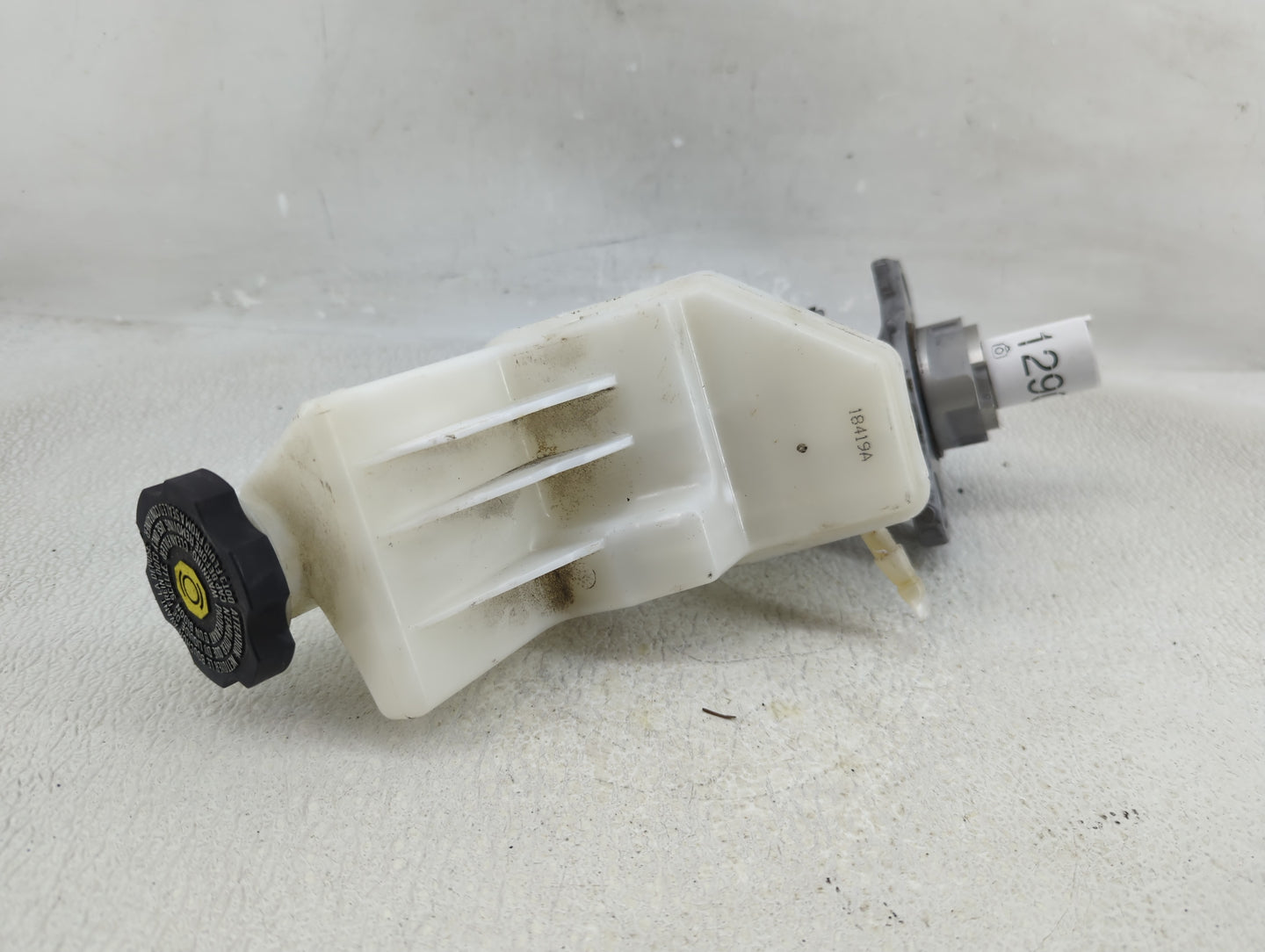 2018-2022 Chevrolet Equinox Brake Master Cylinder 1290546 - Oemusedautoparts1.com
