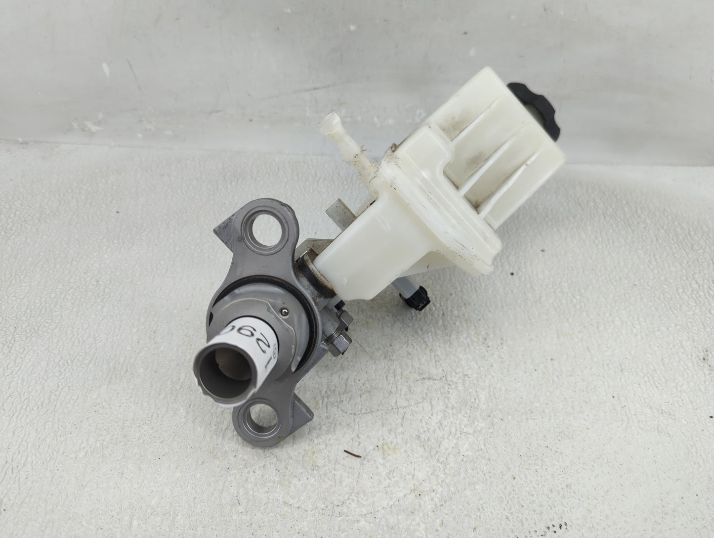 2018-2022 Chevrolet Equinox Brake Master Cylinder 1290546 - Oemusedautoparts1.com
