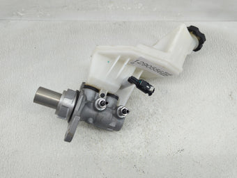 compare product 2018-2022 Chevrolet Equinox Brake Master Cylinder 1290556