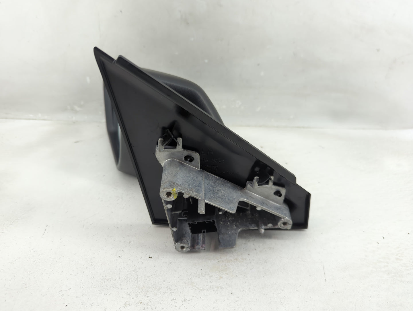 2020 Chevrolet Equinox Driver Side View Mirror - Left Door Mirror OEM Used - Oemusedautoparts1.com