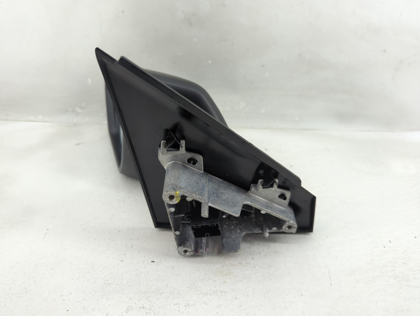 2020 Chevrolet Equinox Driver Side View Mirror - Left Door Mirror OEM Used - Oemusedautoparts1.com