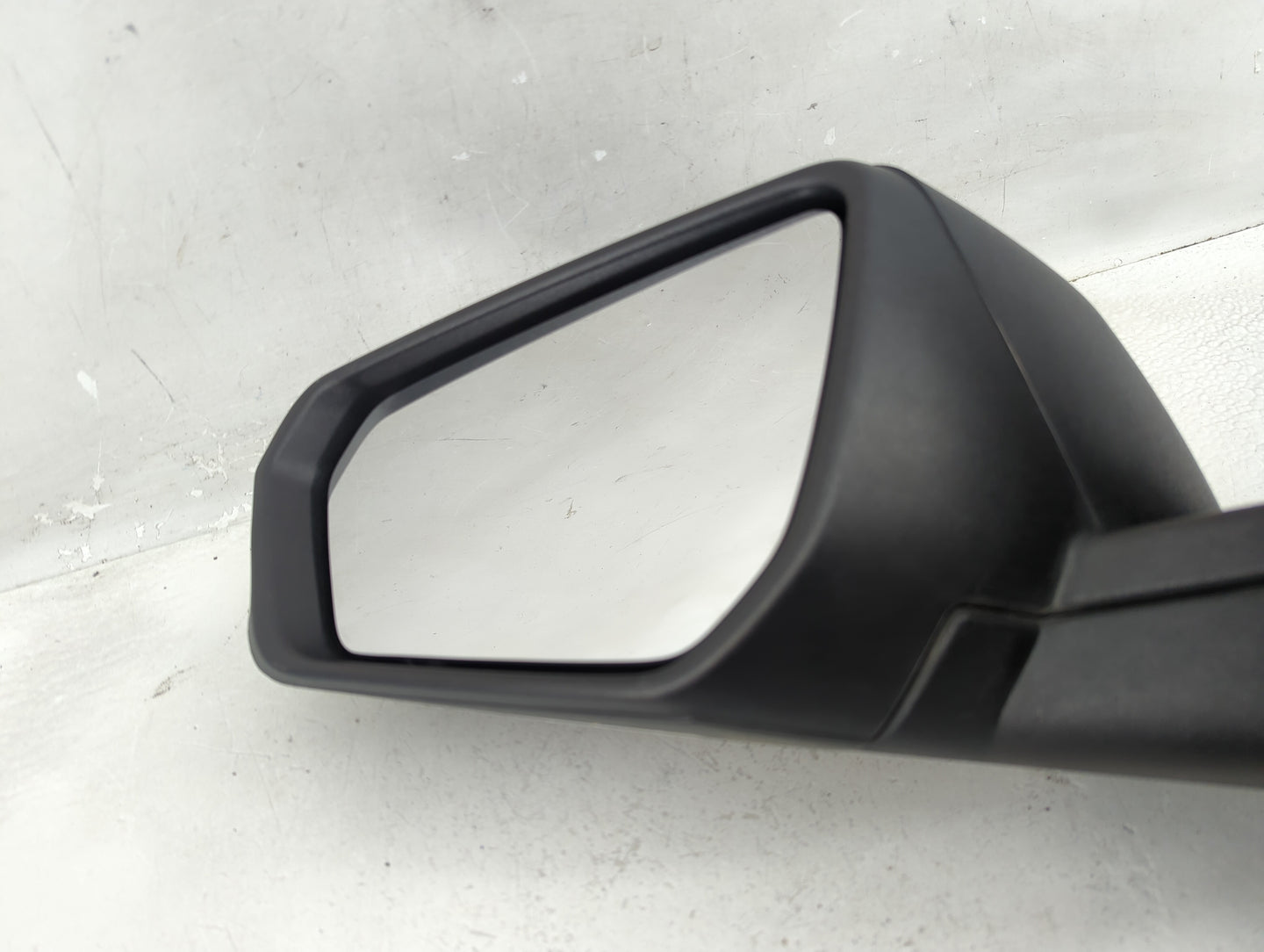 2020 Chevrolet Equinox Driver Side View Mirror - Left Door Mirror OEM Used - Oemusedautoparts1.com