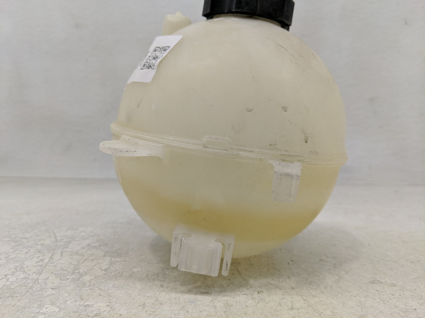2018 Chevrolet Equinox Radiator Coolant Overflow Expansion Tank Bottle 1313061 - Oemusedautoparts1.com