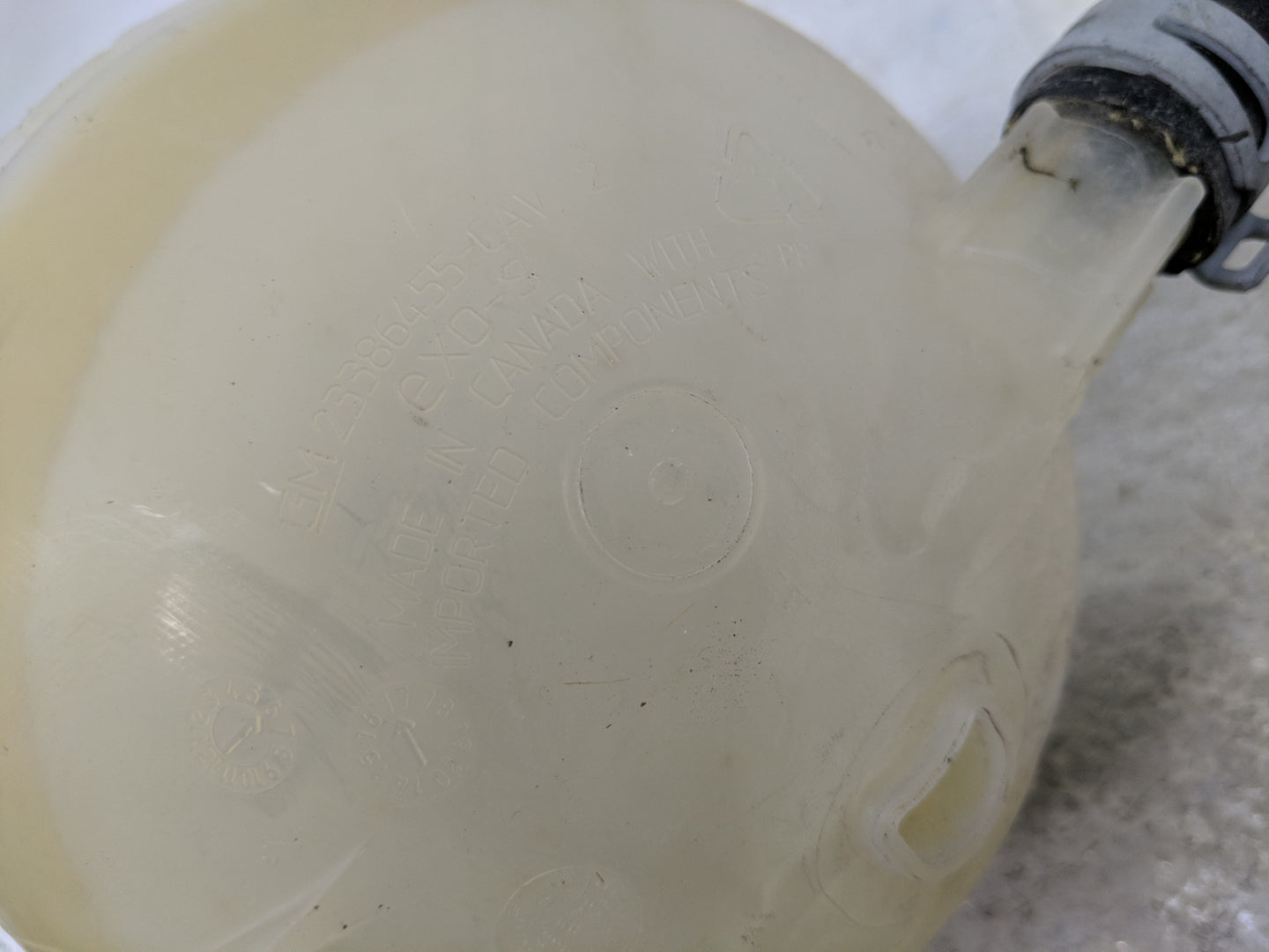 2018 Chevrolet Equinox Radiator Coolant Overflow Expansion Tank Bottle 1313061 - Oemusedautoparts1.com