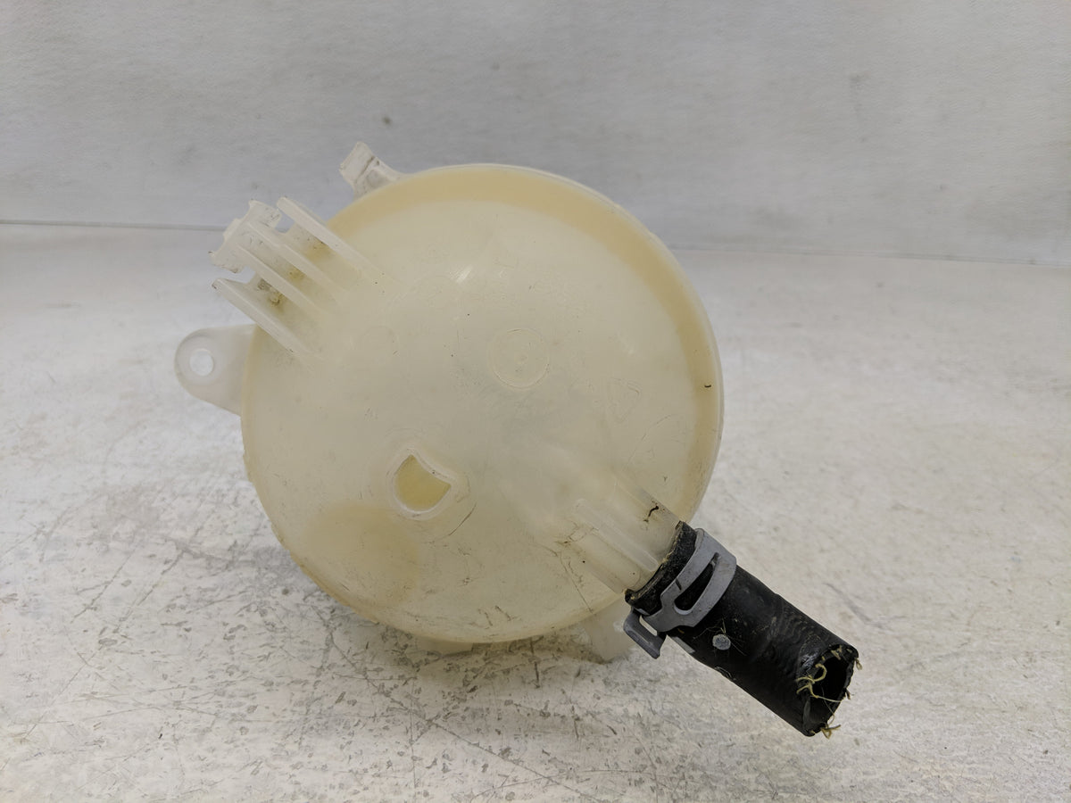 2018 Chevrolet Equinox Radiator Coolant Overflow Expansion Tank Bottle 1313061 - Oemusedautoparts1.com
