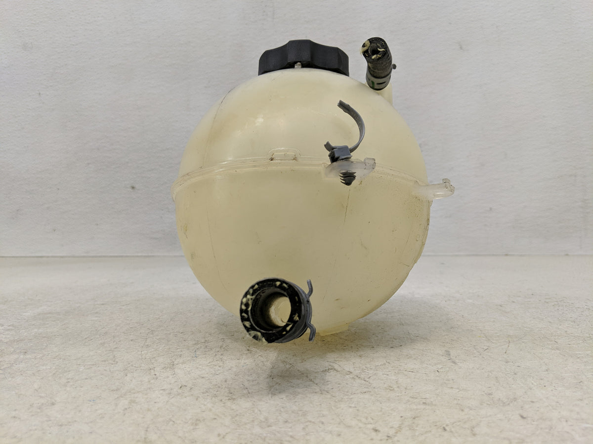 2018 Chevrolet Equinox Radiator Coolant Overflow Expansion Tank Bottle 1313126 - Oemusedautoparts1.com