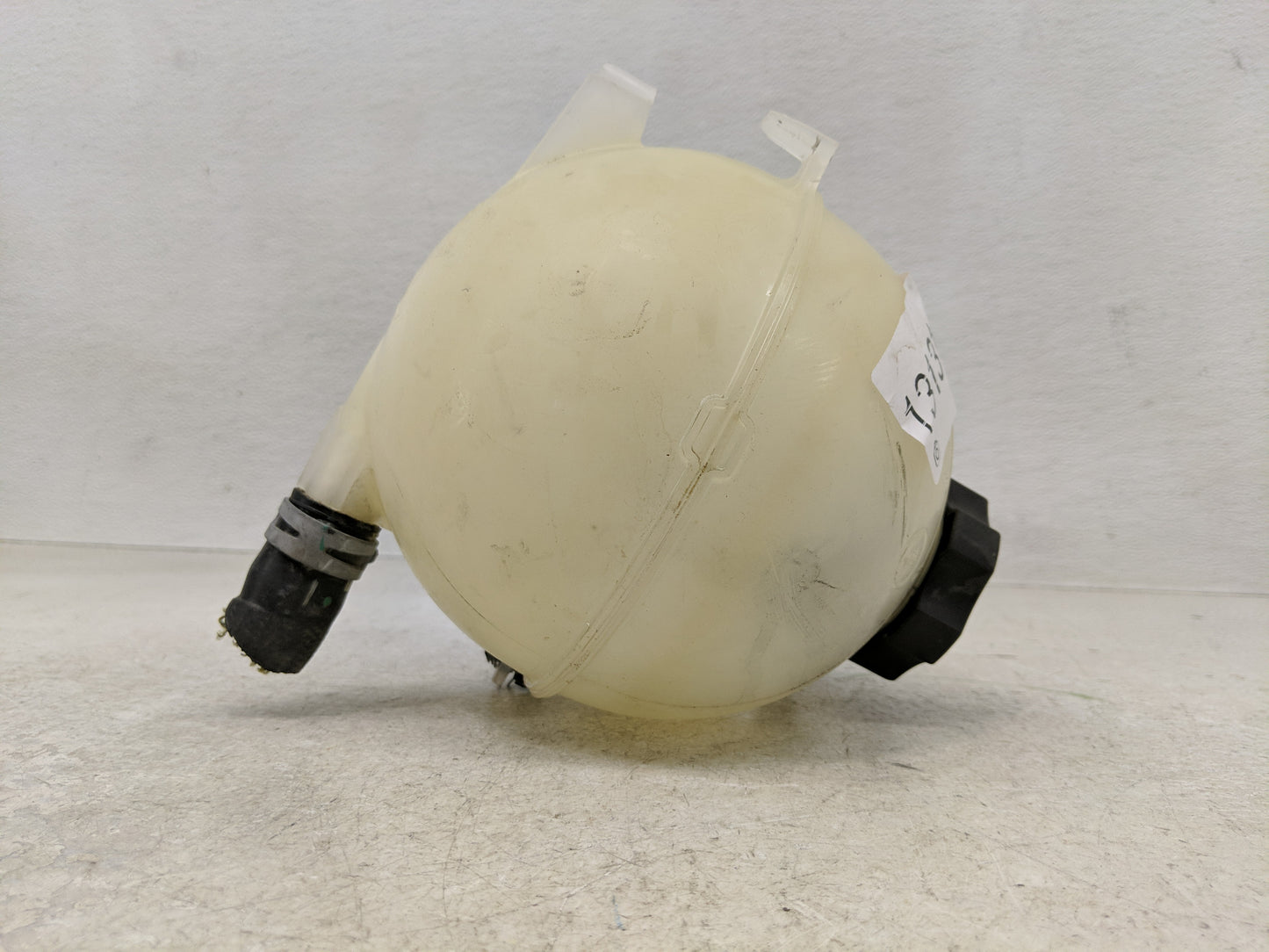 2018 Chevrolet Equinox Radiator Coolant Overflow Expansion Tank Bottle 1313126 - Oemusedautoparts1.com