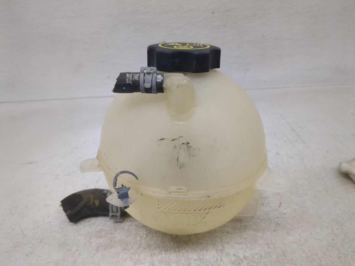 2018 Chevrolet Equinox Radiator Coolant Overflow Expansion Tank Bottle 1313160 - Oemusedautoparts1.com
