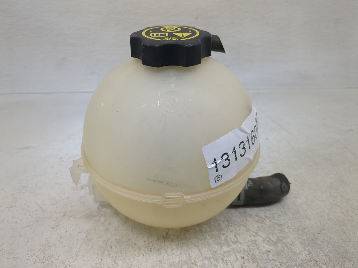 2018 Chevrolet Equinox Radiator Coolant Overflow Expansion Tank Bottle 1313160 - Oemusedautoparts1.com
