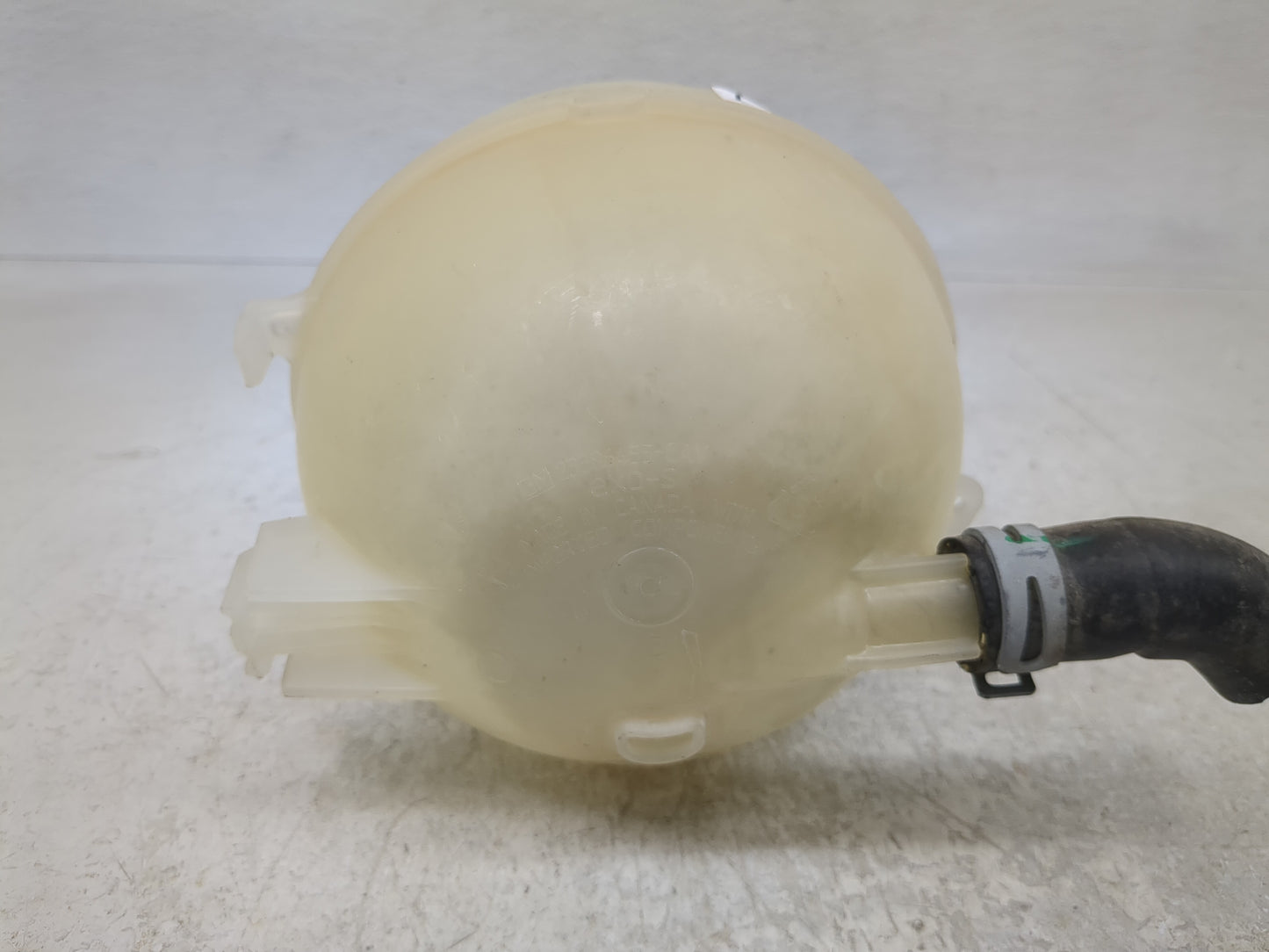 2018 Chevrolet Equinox Radiator Coolant Overflow Expansion Tank Bottle 1313160 - Oemusedautoparts1.com