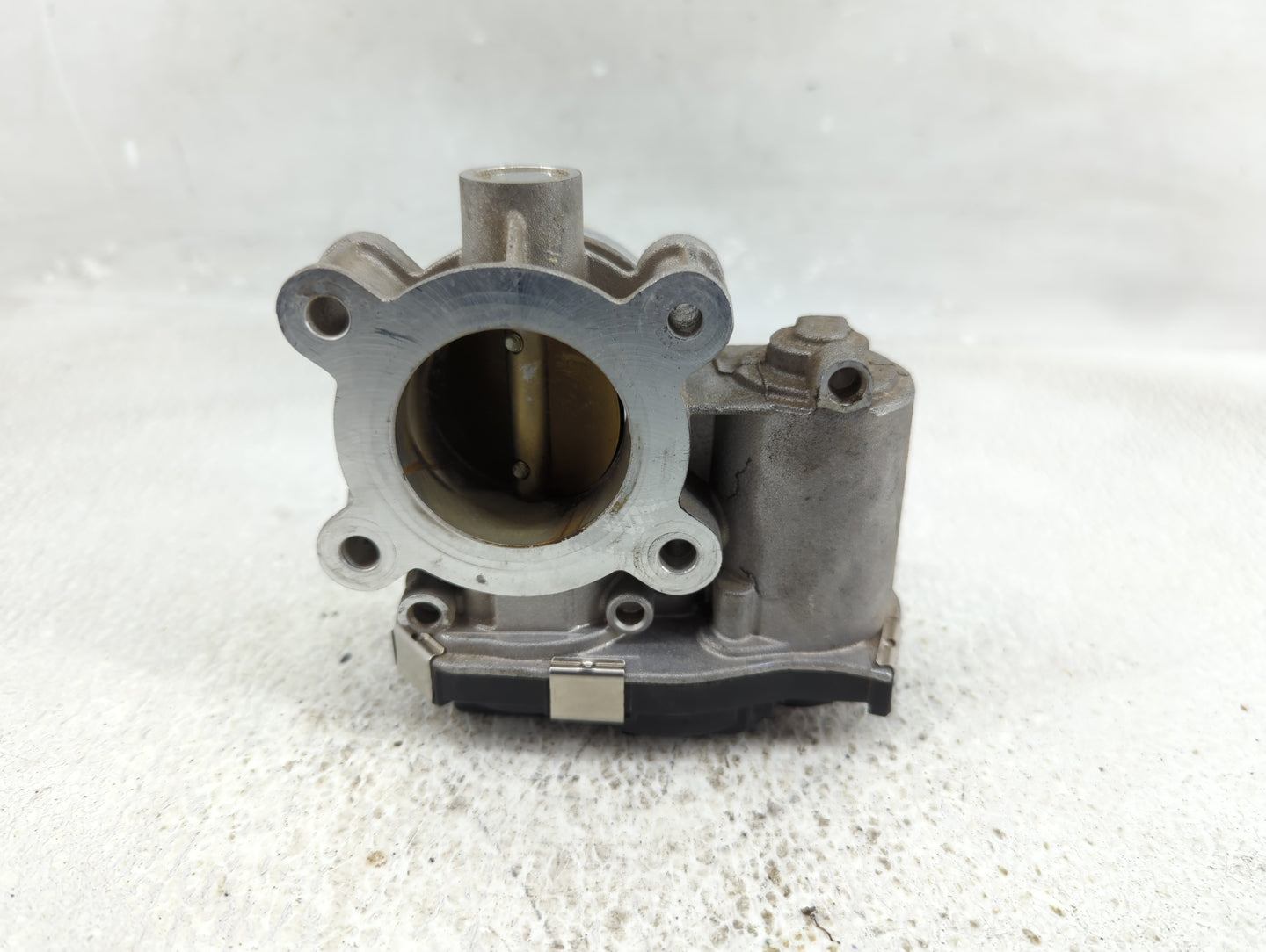 2018-2022 Chevrolet Equinox Throttle Body Fits Fits 2016 2017 2018 2019 2020 2021 2022 OEM Used Auto Parts - Oemusedautopart