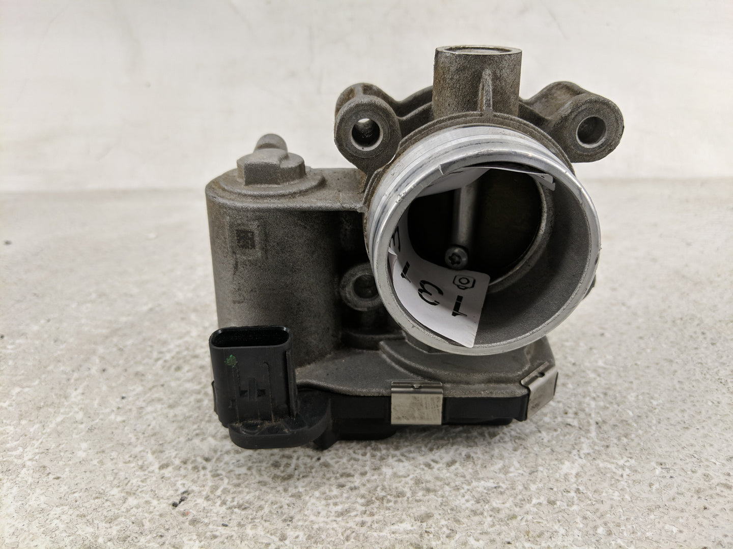 2018-2022 Chevrolet Equinox Throttle Body P/N:12671379AA Fits Fits 2016 2017 2018 2019 2020 2021 2022 OEM Used Auto Parts - 