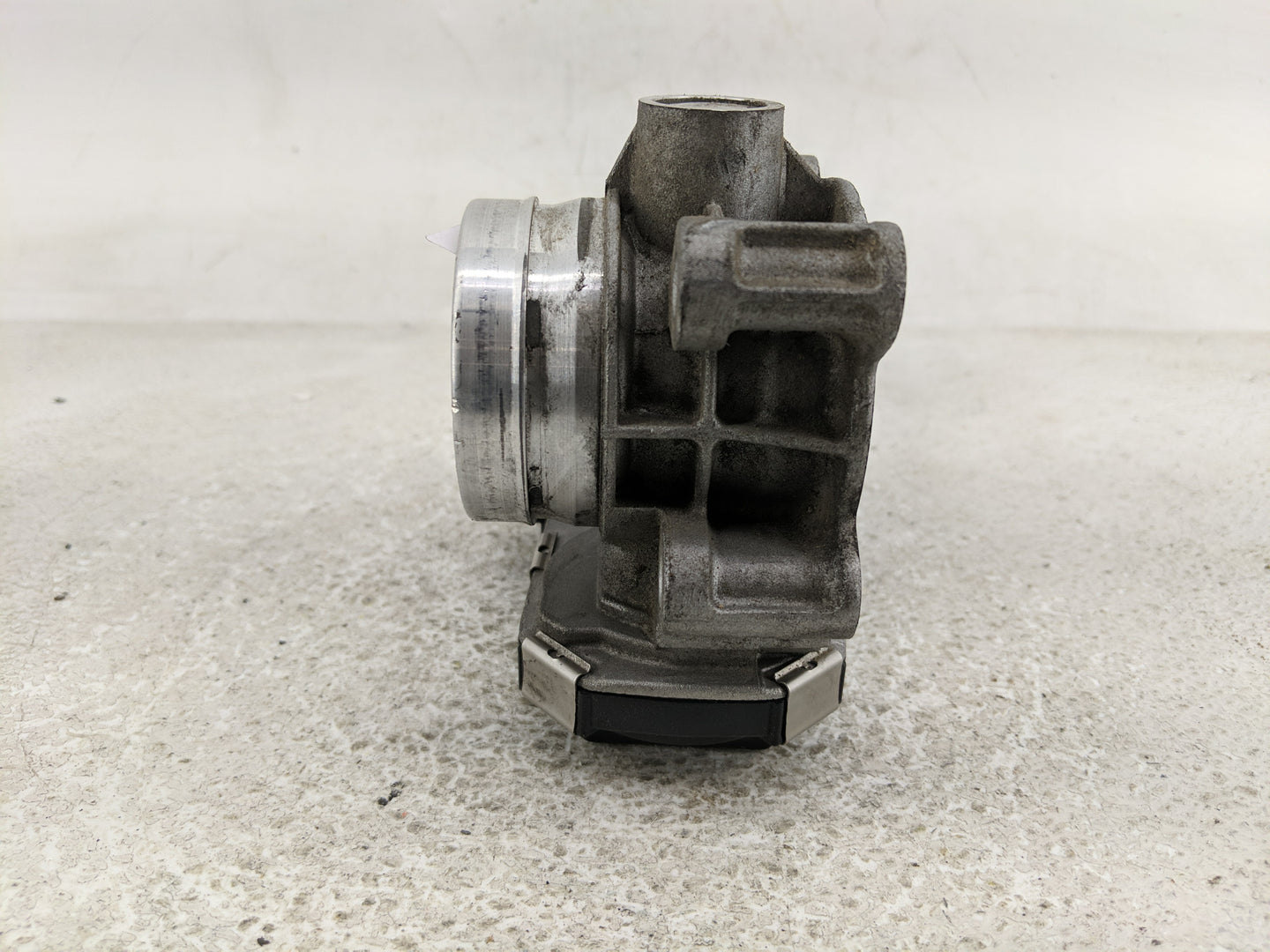 2018-2022 Chevrolet Equinox Throttle Body P/N:12671379AA Fits Fits 2016 2017 2018 2019 2020 2021 2022 OEM Used Auto Parts - 