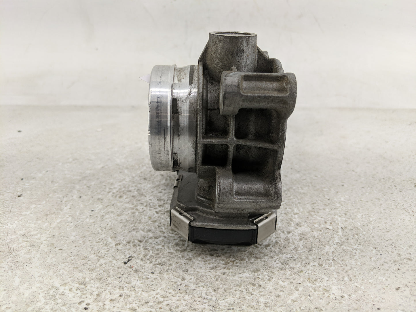 2018-2022 Chevrolet Equinox Throttle Body P/N:12671379AA Fits Fits 2016 2017 2018 2019 2020 2021 2022 OEM Used Auto Parts - 