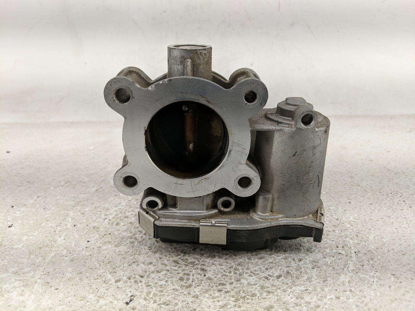 2018-2022 Chevrolet Equinox Throttle Body P/N:12671379AA Fits Fits 2016 2017 2018 2019 2020 2021 2022 OEM Used Auto Parts - 