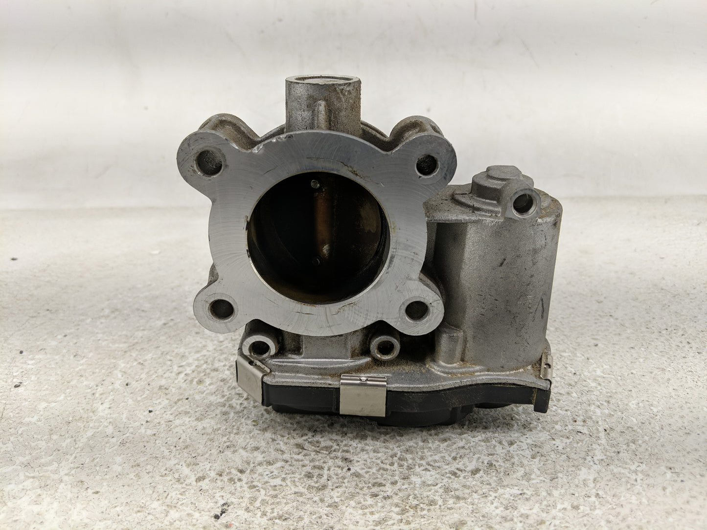 2018-2022 Chevrolet Equinox Throttle Body P/N:12671379AA Fits Fits 2016 2017 2018 2019 2020 2021 2022 OEM Used Auto Parts - 