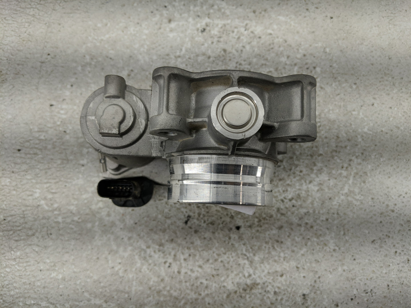 2018-2022 Chevrolet Equinox Throttle Body P/N:12671379AA Fits Fits 2016 2017 2018 2019 2020 2021 2022 OEM Used Auto Parts - 