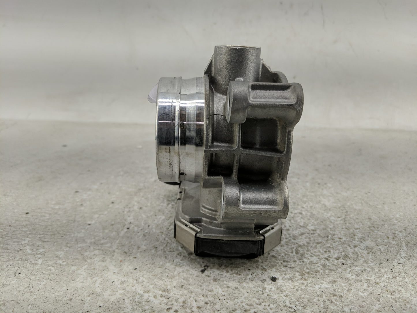 2018-2022 Chevrolet Equinox Throttle Body P/N:12671379AA Fits Fits 2016 2017 2018 2019 2020 2021 2022 OEM Used Auto Parts - 