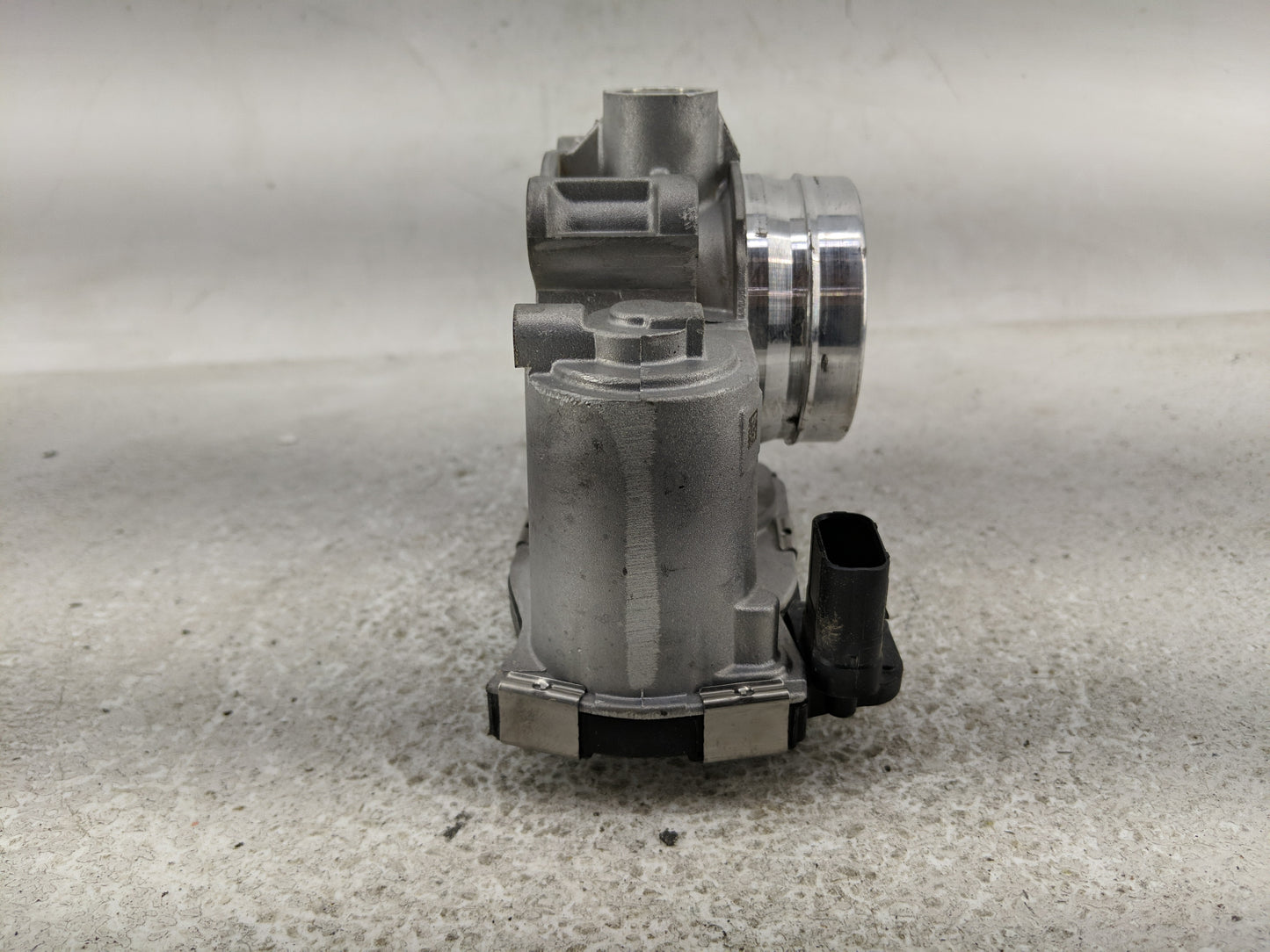 2018-2022 Chevrolet Equinox Throttle Body P/N:12671379AA Fits Fits 2016 2017 2018 2019 2020 2021 2022 OEM Used Auto Parts - 