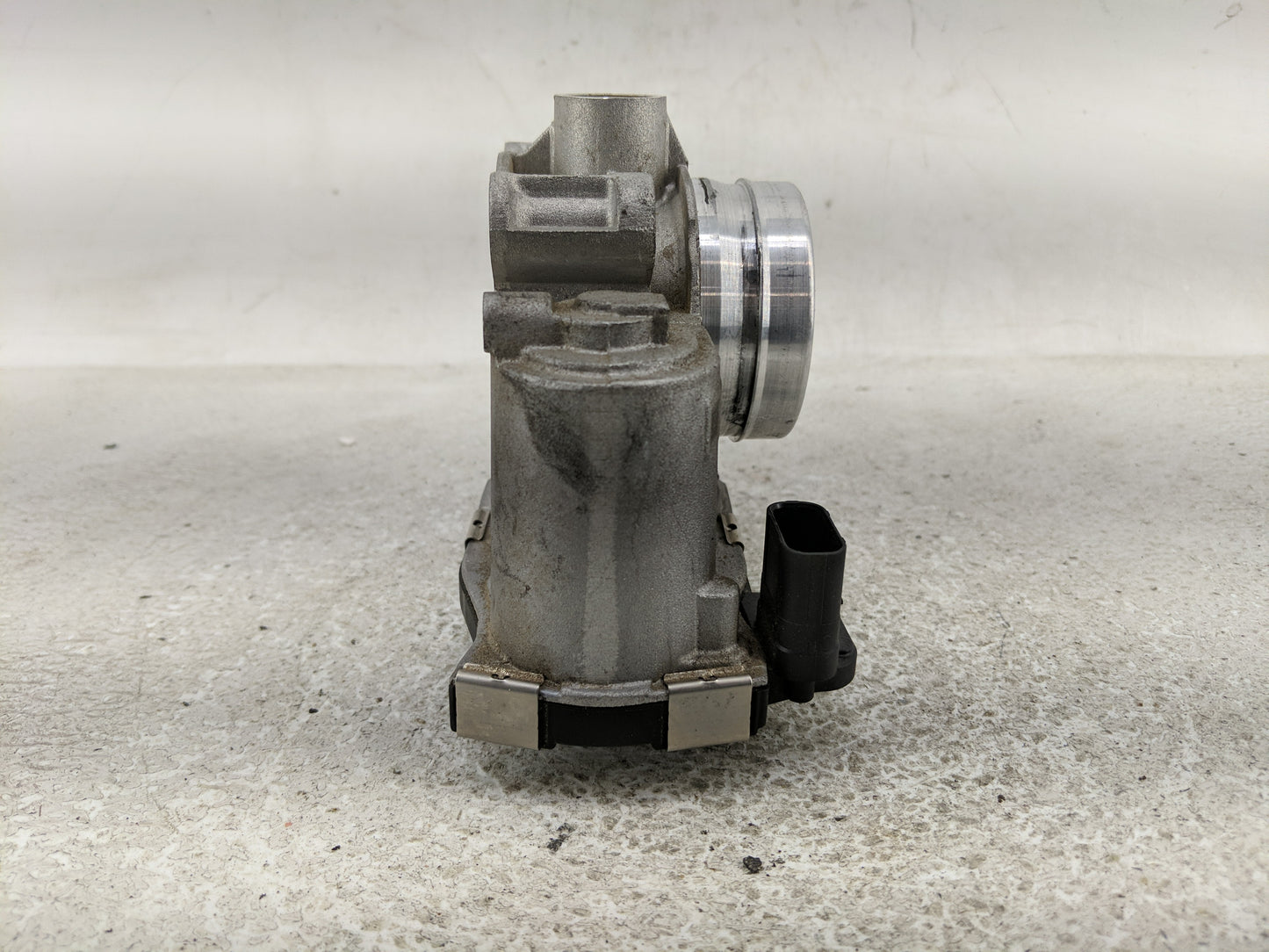 2018-2022 Chevrolet Equinox Throttle Body P/N:12671379AA Fits Fits 2016 2017 2018 2019 2020 2021 2022 OEM Used Auto Parts - 