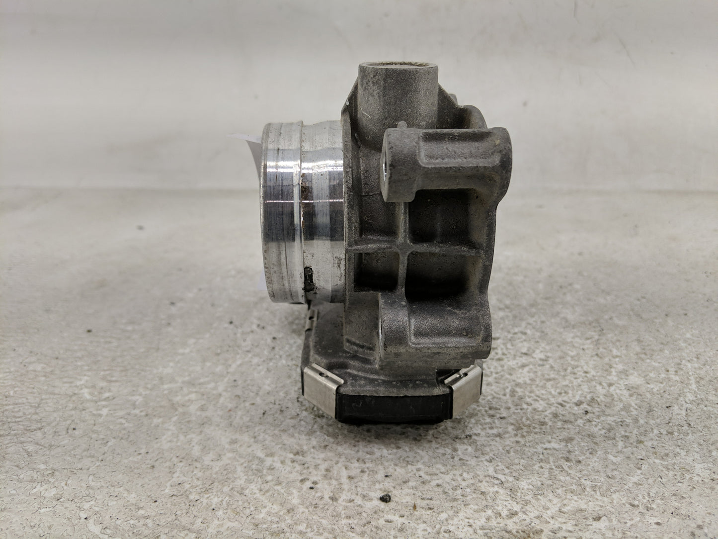2018-2022 Chevrolet Equinox Throttle Body P/N:12671379AA Fits Fits 2016 2017 2018 2019 2020 2021 2022 OEM Used Auto Parts - 