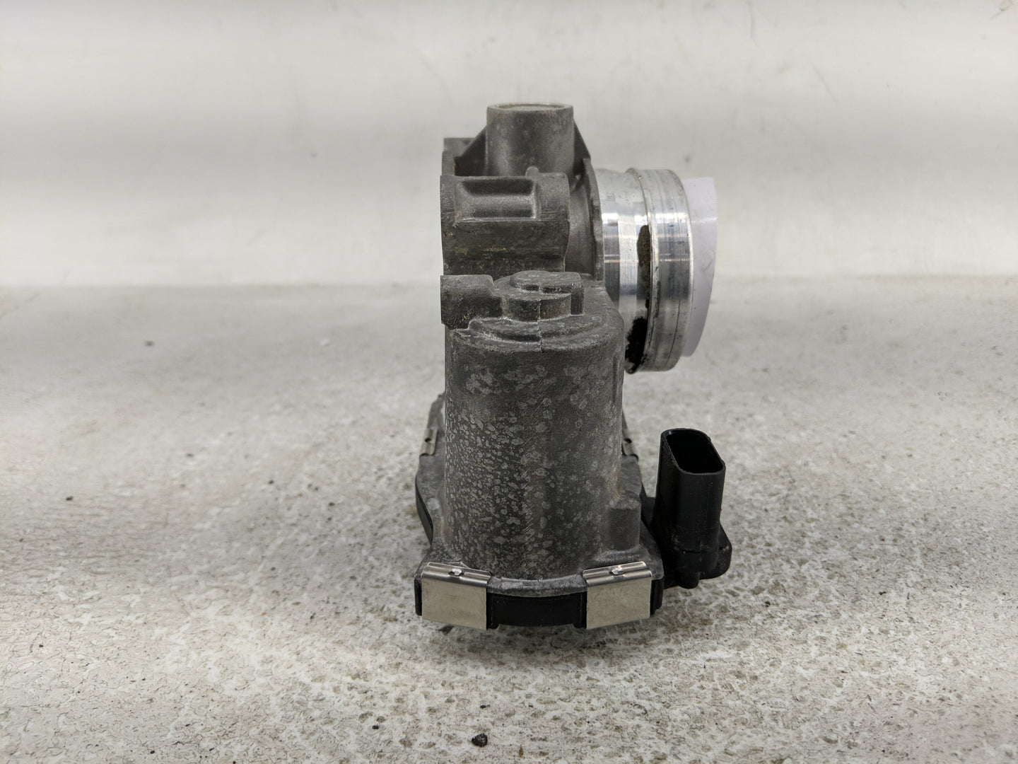 2018-2022 Chevrolet Equinox Throttle Body P/N:12671379AA Fits Fits 2016 2017 2018 2019 2020 2021 2022 OEM Used Auto Parts - 