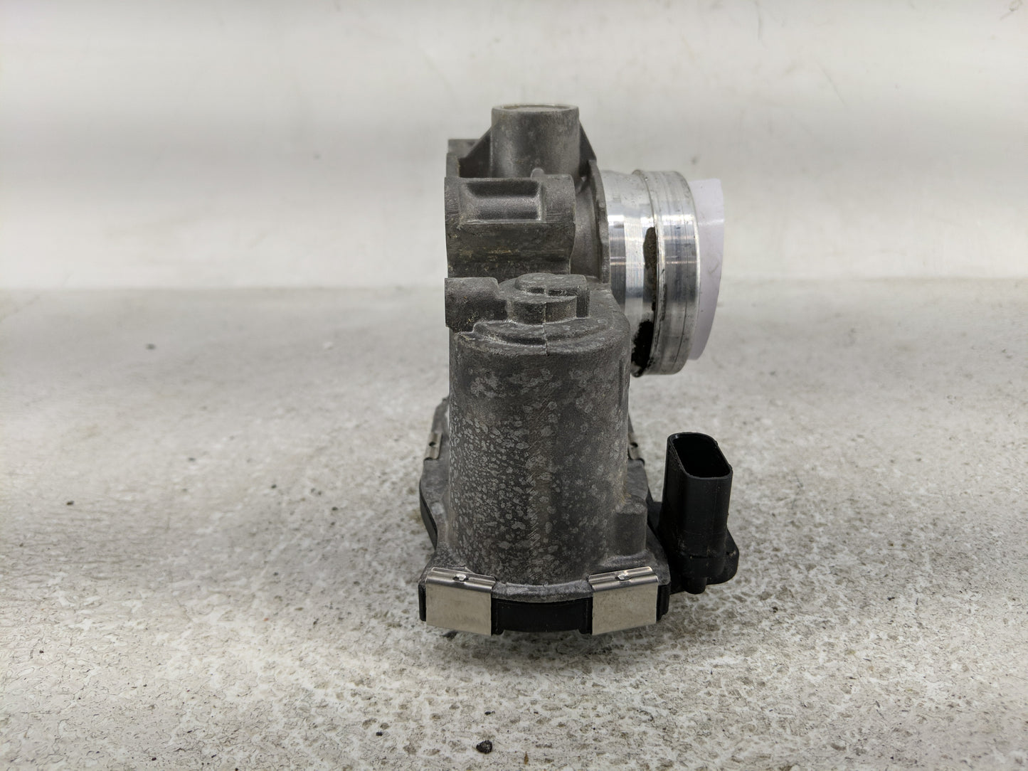 2018-2022 Chevrolet Equinox Throttle Body P/N:12671379AA Fits Fits 2016 2017 2018 2019 2020 2021 2022 OEM Used Auto Parts - 