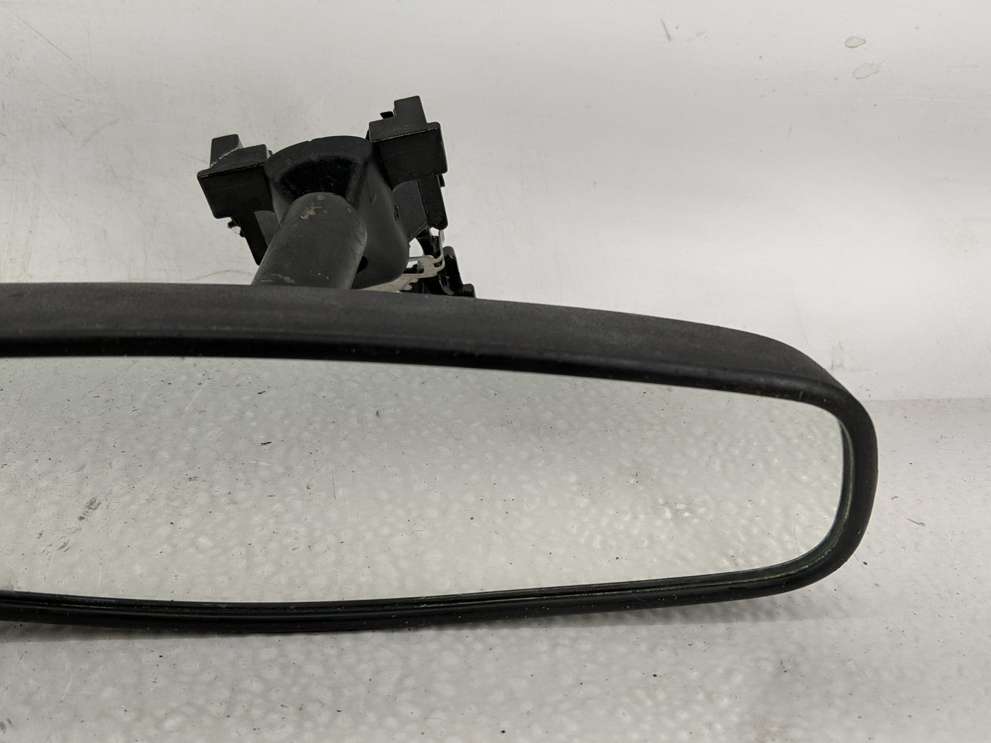 2018-2022 Chevrolet Equinox Interior Rear View Mirror Replacement OEM P/N:A048070 Fits OEM Used Auto Parts - Oemusedautopart