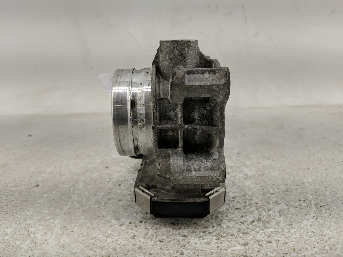 2018-2022 Chevrolet Equinox Throttle Body P/N:12671379AA Fits Fits 2016 2017 2018 2019 2020 2021 2022 OEM Used Auto Parts - 