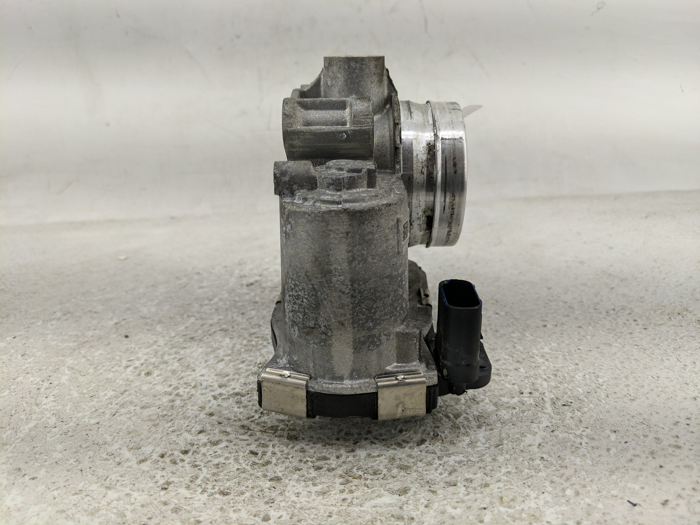 2018-2022 Chevrolet Equinox Throttle Body P/N:12671379AA Fits Fits 2016 2017 2018 2019 2020 2021 2022 OEM Used Auto Parts - 