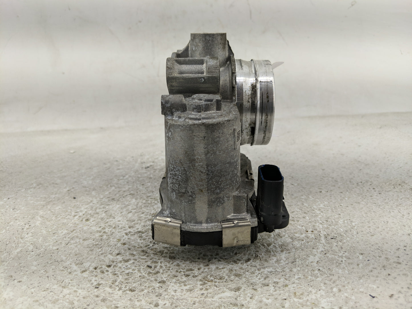2018-2022 Chevrolet Equinox Throttle Body P/N:12671379AA Fits Fits 2016 2017 2018 2019 2020 2021 2022 OEM Used Auto Parts - 