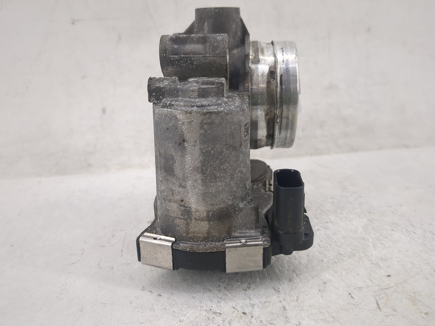 2018-2022 Chevrolet Equinox Throttle Body P/N:12671379AA Fits Fits 2016 2017 2018 2019 2020 2021 2022 OEM Used Auto Parts - 