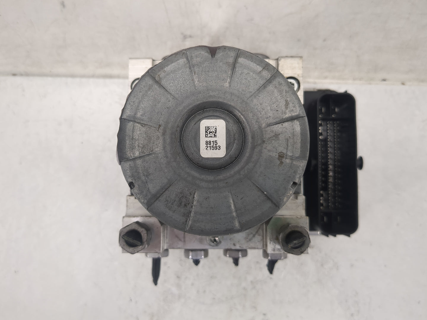 2020 Chevrolet Equinox ABS Pump Control Module Replacement P/N:84715330 Fits Fits 2021 OEM Used Auto Parts - Oemusedautopart