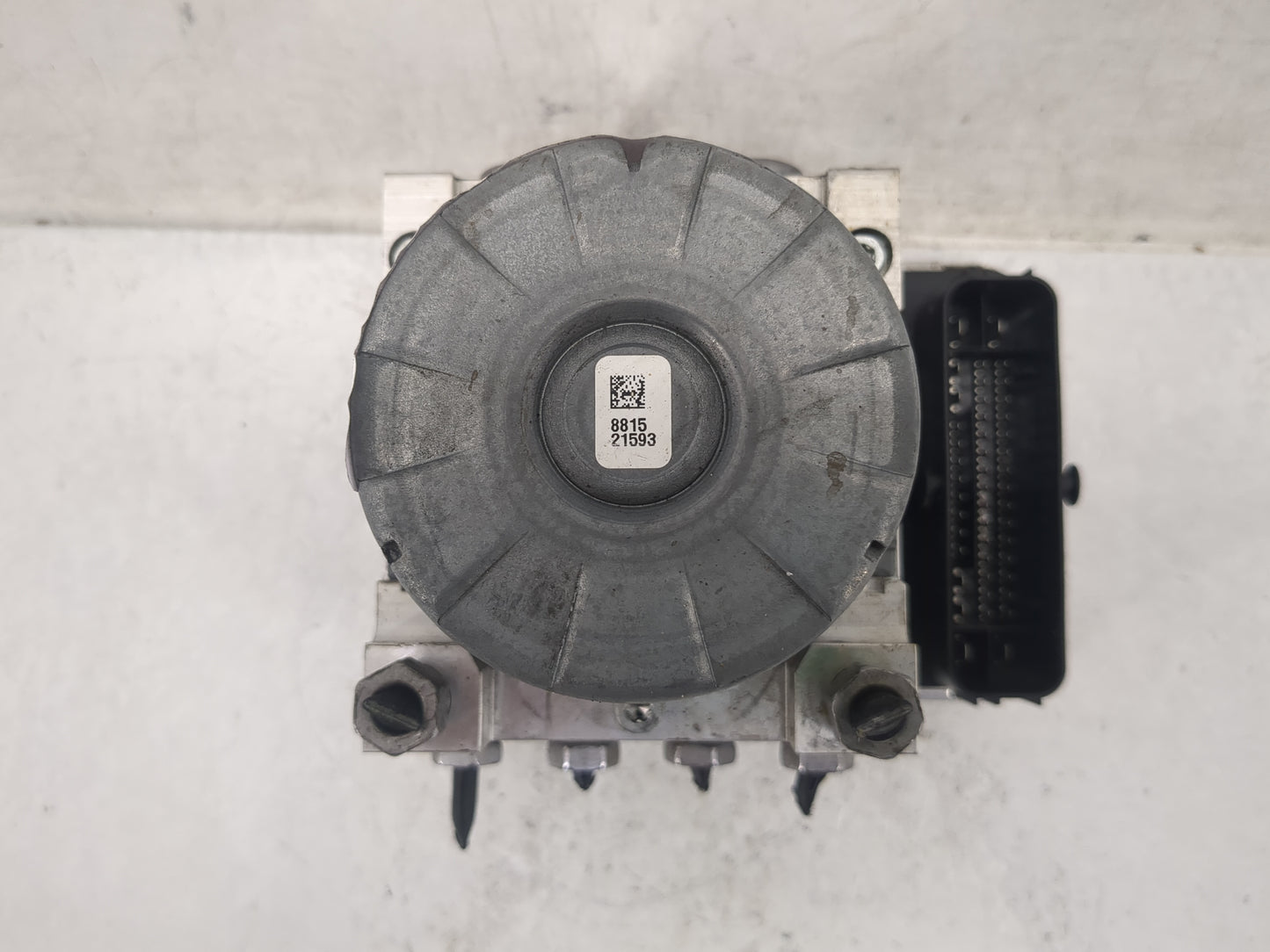 2020 Chevrolet Equinox ABS Pump Control Module Replacement P/N:84715330 Fits Fits 2021 OEM Used Auto Parts - Oemusedautopart