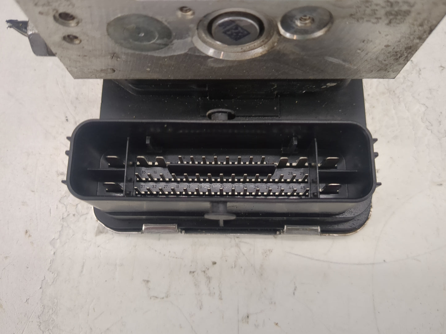 2020 Chevrolet Equinox ABS Pump Control Module Replacement P/N:84715330 Fits Fits 2021 OEM Used Auto Parts - Oemusedautopart