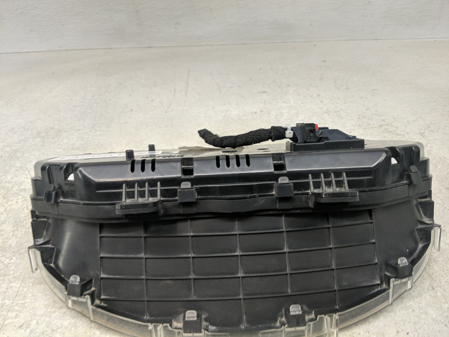 2019-2022 Chevrolet Equinox Instrument Cluster Speedometer Gauges P/N:84625643 Fits Fits 2019 2020 2021 2022 OEM Used Auto P
