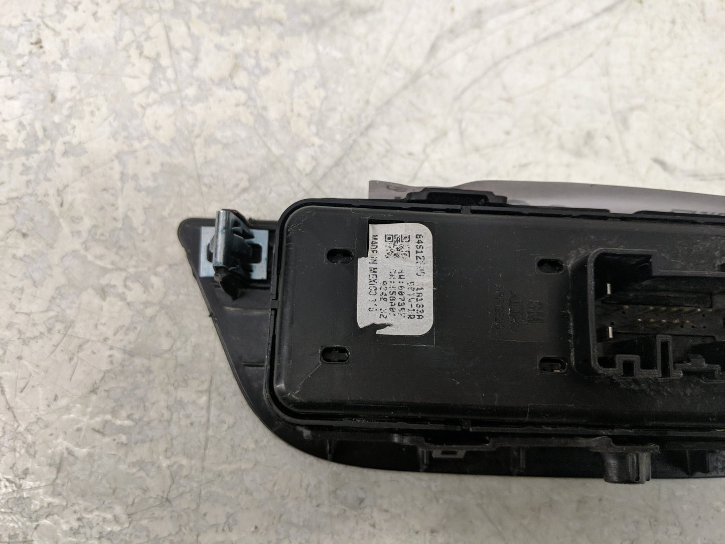 2020 Chevrolet Equinox Master Power Window Switch Replacement Driver Side Left P/N:84139693 Fits OEM Used Auto Parts - Oemus